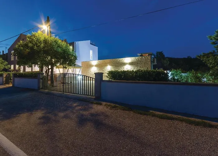 Two-bedroom In Verunic *