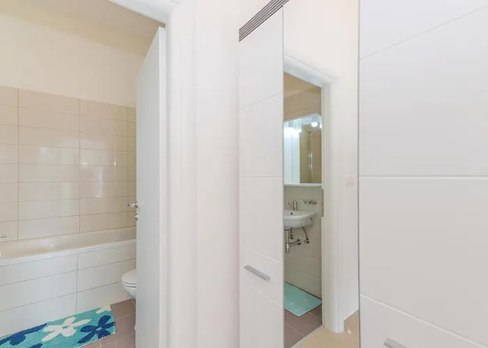 Two-bedroom In Verunic Apartman *
