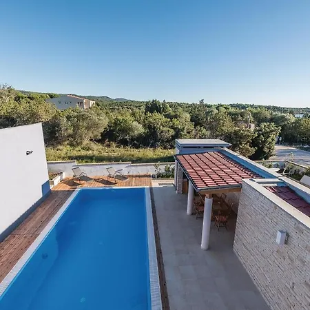 2 Bedroom Lovely In Veli Rat * Verunić