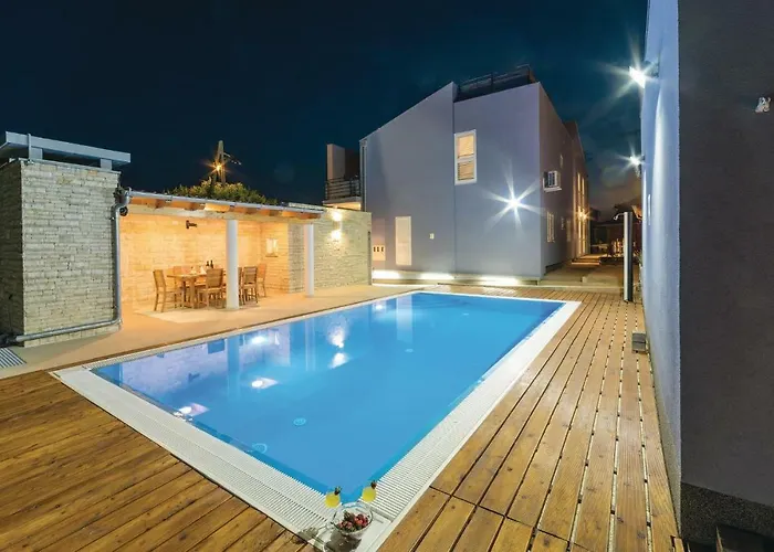 Two-Bedroom Apartment In Verunic * Veli Rat