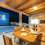 Two-bedroom In Verunic Veli Rat