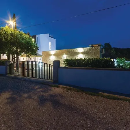 Two-bedroom In Verunic *