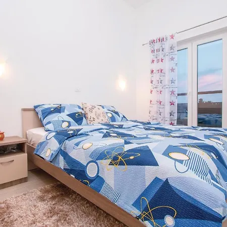 Two-bedroom In Verunic *