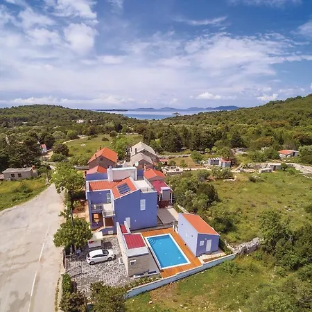 Two-Bedroom Apartment In Verunic * Veli Rat