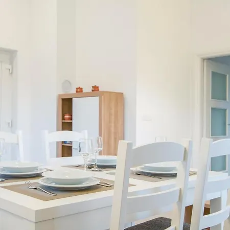 아파트 Two-bedroom In Verunic
