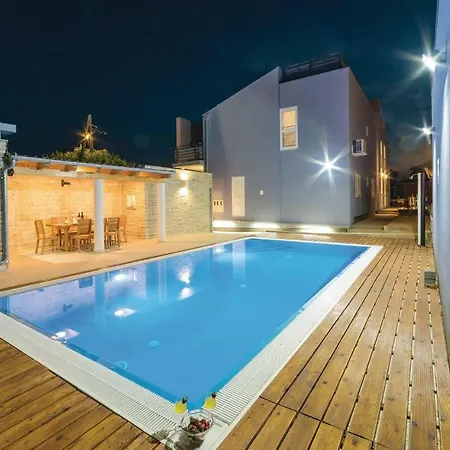 Two-bedroom In Verunic * 벨리 라트