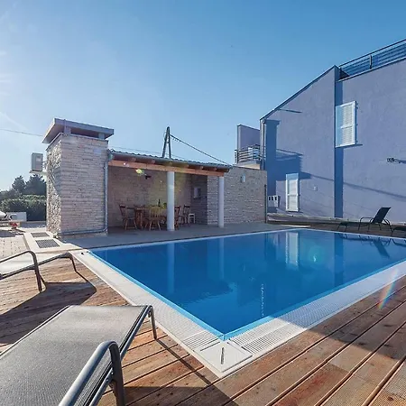 아파트 Two-bedroom In Verunic *