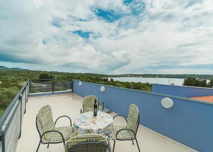 Lägenhet Two-bedroom In Verunic *