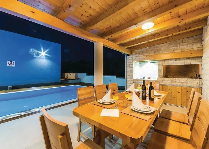 Two-bedroom In Verunic فيلي رات